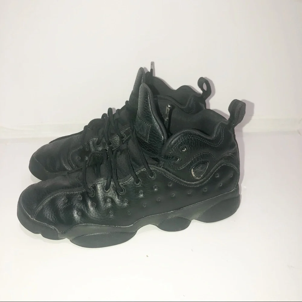 Jordan’s Youth (Gs) team 2 Jump man all black. Sz 5/ model 820273-002